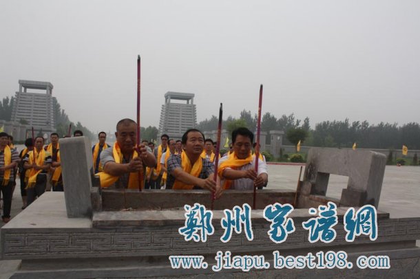 深圳张氏宗亲会负责人张齐心、张伟新等赴清河祭祖