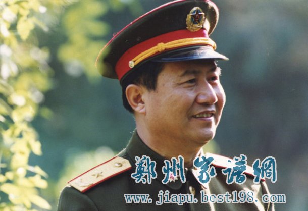 阚氏家谱编委会主任阚士英近影